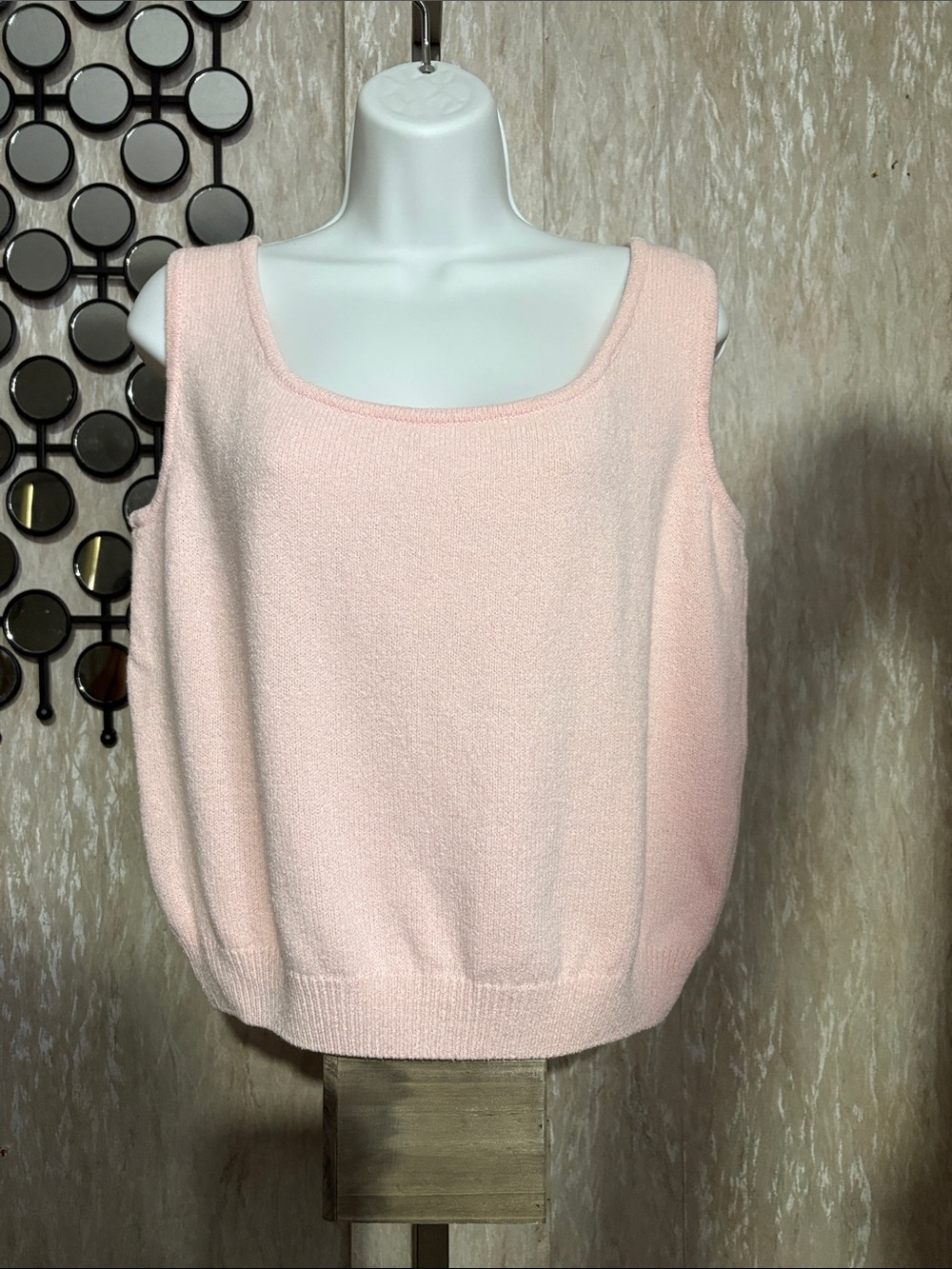 St John Light Pink Knit Scoop Neck Sleeveless Top